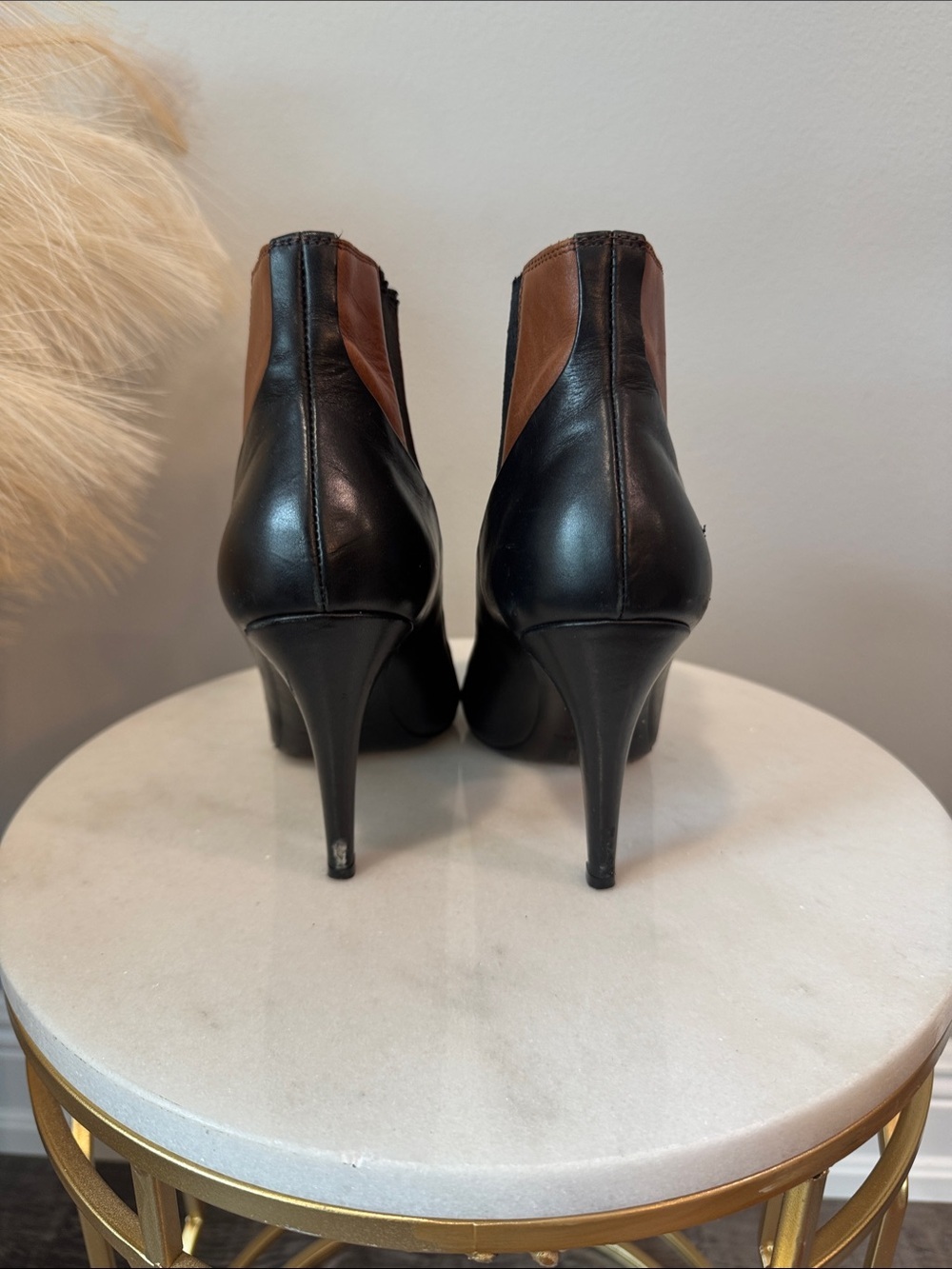 Balenciaga Brown and Black Pointed Leather Ankle Booties Size 38.5 - Picture 5 of 13